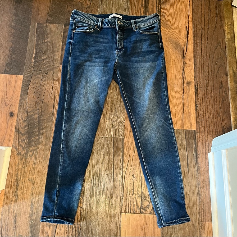 KanCan Skinny Jeans with Stretch and Distressed Look